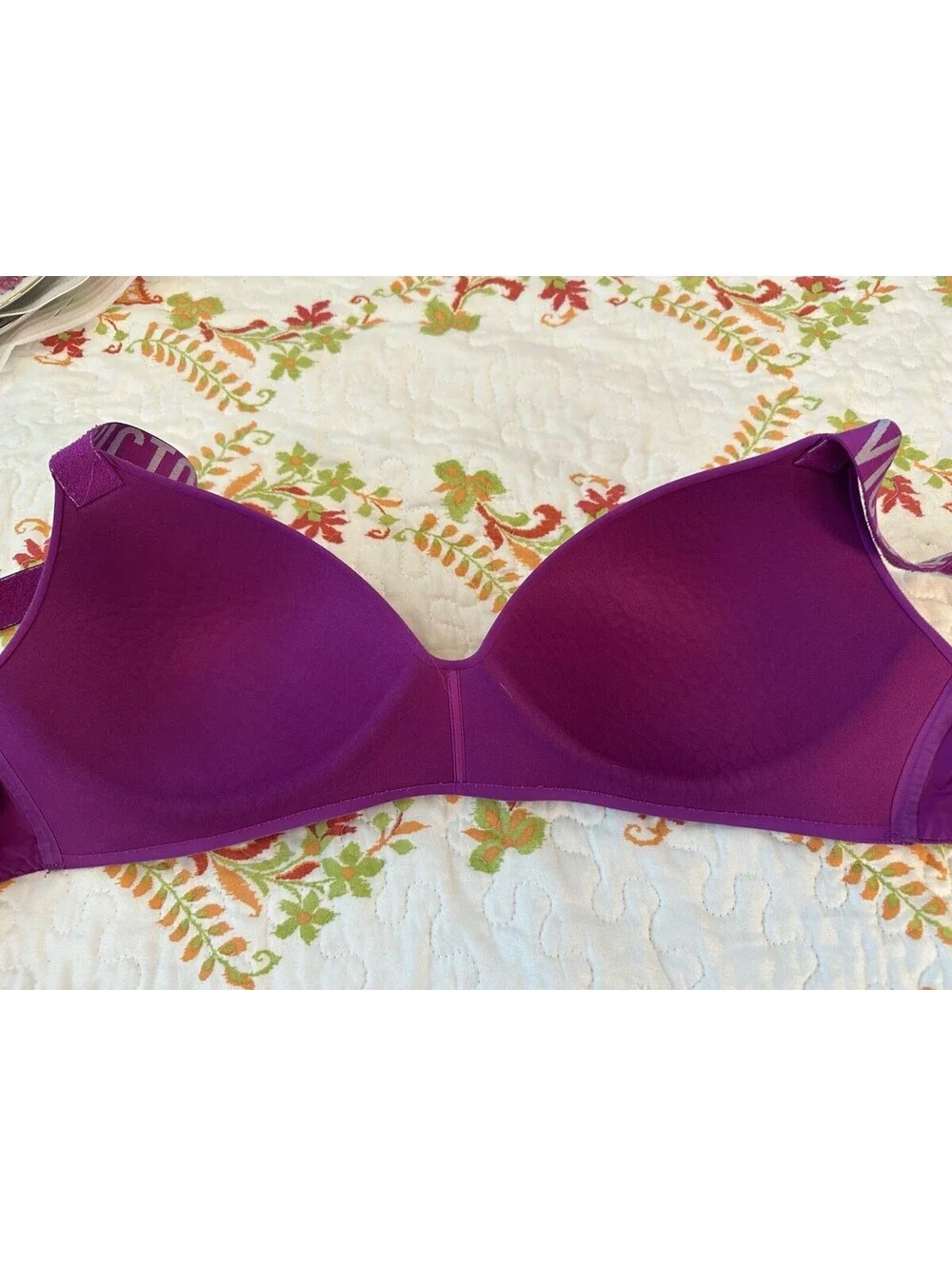 Victoria Secret Purple Lightly Lined T Shirt Bra Wireless Wide Strap 36 GUC.